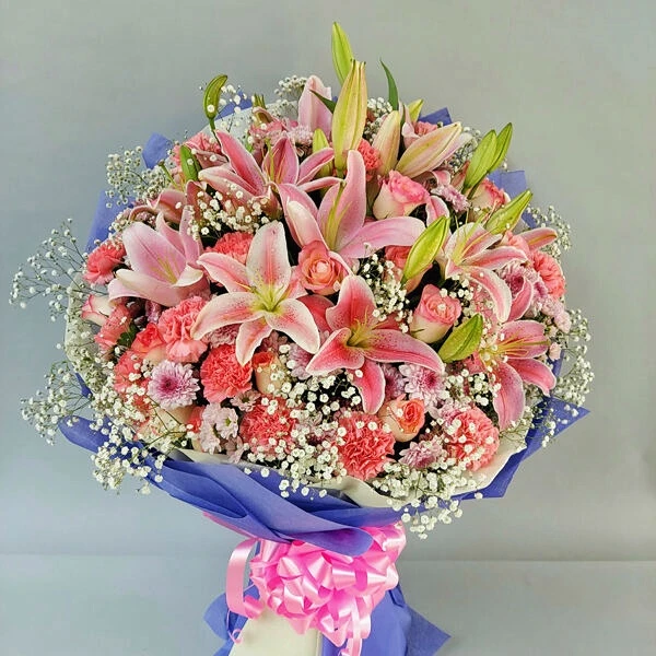 Luxury Bunch Of Lilies